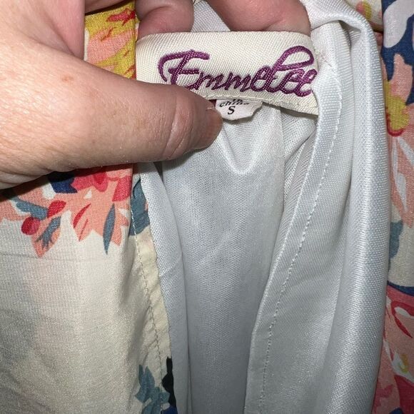 EMMELEE FLORAL SUMMER DRESS- size SMALL - Picture 6 of 6